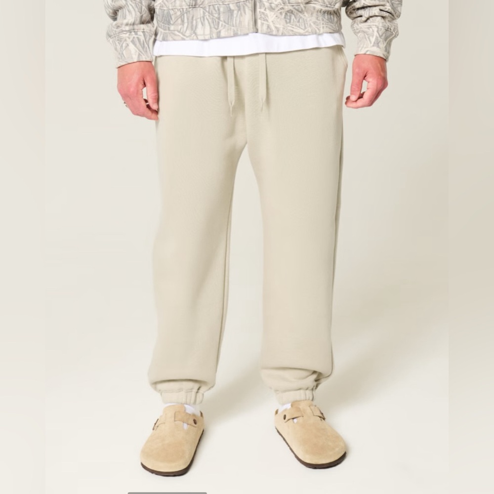 Hollister Mens Baggy Cinch Joggers size large Tan NWT (but washed once)